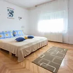 Nice And Spacious Apartment- Silvio 2