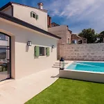 Villa Santina