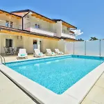 Exklusive 4-Sterne-Villa Mare - Wlan - Pool - Grill