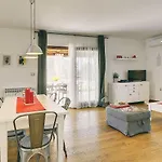 Traumhafte Villa Mit Privatem Pool, Wlan, Kinderspielplatz Und Grossen Garten Mit Grill