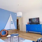 Captain'S Home ****