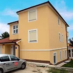 Apartment Liznjan 4