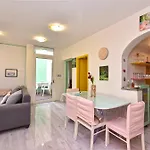 Apartments Mariza 2235