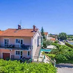 Strandnahes Haus Mit Terrasse Und Pool