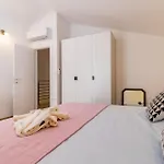 Villa May Mit Privatem Pool In Porec,Istrien