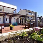 Ferienwohnung In Basanija Mit Schoener Terrasse
