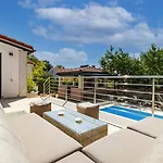 Villa Lelaina Near Pula With Private Pool And 3 Km From The Beach