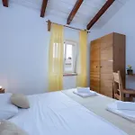 Villa Katja Near Pula With Whirlpool Only 3 Km From The Beach