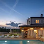 Villa Karla Tar