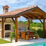 Villa Rojnici 2 By Istrialux