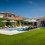 Rustic Villa Inga With Pool And Grill In Buje
