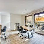 City Center Oasis - Private Parking