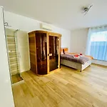 Villa Am Meer Mit Pool & Kinderpool - Leon'S Holiday Homes