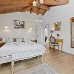 Villa Campagna Near Fazana With 7250M2 Large Garden And Sauna