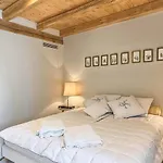 Villa Charlotte For 14 Persons With 73M2 Pool In Central Istria - Daily Housekeeping & Breakfast Service