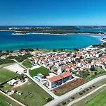 Modernes Apartement Mit Meerblick