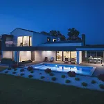 Traumhafte Villa In Valbandon Mit Aussenpool, Klima, Tischfussball