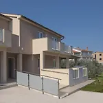Komfortables Ferienhaus Mit Klima, Wlan, Grill Und Parkplatz