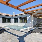 Villa Mit Privatem Pool, Wlan, Klima, Sonnenterrasse Und Grill