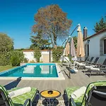 Preiswerte Und Schoene Ferienwohnung Mit Pool, Wlan, Terrasse Und Grill