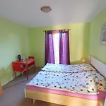 Ferienwohnung Mit Grossem Pool Nur 500 Meter Bis Zum Kieselstrand Mit Klima, Wlan, Terrasse, Grillplatz
