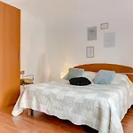 Attraktive Ferienwohnung Mit Grossem Pool, Klimaanlage, Wlan, Bbq Und Nur 700 Meter Bis Zum Sandstrand
