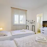 Villa Mit Privatem Pool, Spielplatz, Wlan, Klima, Bbq