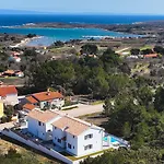 500 Meter Zum Strand Mit Privatpool, Meerblick, Klima, Wlan