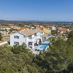 500 Meter Zum Strand Mit Privatpool, Meerblick, Klima, Wlan