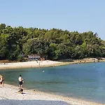 Balcony And Parking, 1Min To Shop, Near Beach