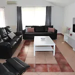 Apartman Debora Sa Privatnim Bazenom
