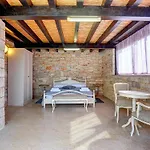 Charming Villa With Heated Pool Near Rovinj