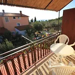 Apartments With A Parking Space Fazana - 7230