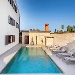 Villa Miromar App