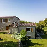 Villa Nonna Lucia In Kuberton - Haus Fuer 6 Personen