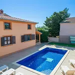 Villa Ena