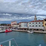 Apartment 700 M Od Mora Valbandon, Hrvatska