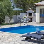 Holiday Home Villa Dina By Interhome