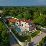 Villa Ortensia Mit Beheiztem Pool By Istrialux