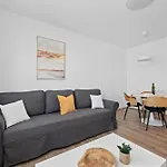 Apartment Jellyfish Pula