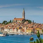Villa Ivona With Heated Pool In Rovinj