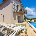 Villa Maluma