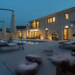 Villa Simone - Designer - Modern & Heritage Mix - Enclosed - Office