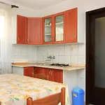 Apartments With A Parking Space Peroj, Fazana - 2234