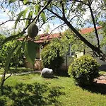 Residence Lorena Ferienhaus Mit Salzwasser-Pool Und Garten In Porec