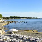 Studio-Apartment In Der Naehe Des Strandes Zambratija