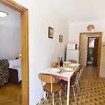 Wohnung In Der Naehe Des Strandes Basanija
