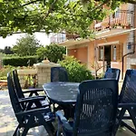 Apartment Mit Zwei Schlafzimmern In Strandnaehe