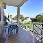 Silva-Unterkunft Im Erdgeschoss, 2 Schlafzimmer, Garten
