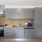 Ferienwohnung In Zambratija Mit Kleinem Garten
